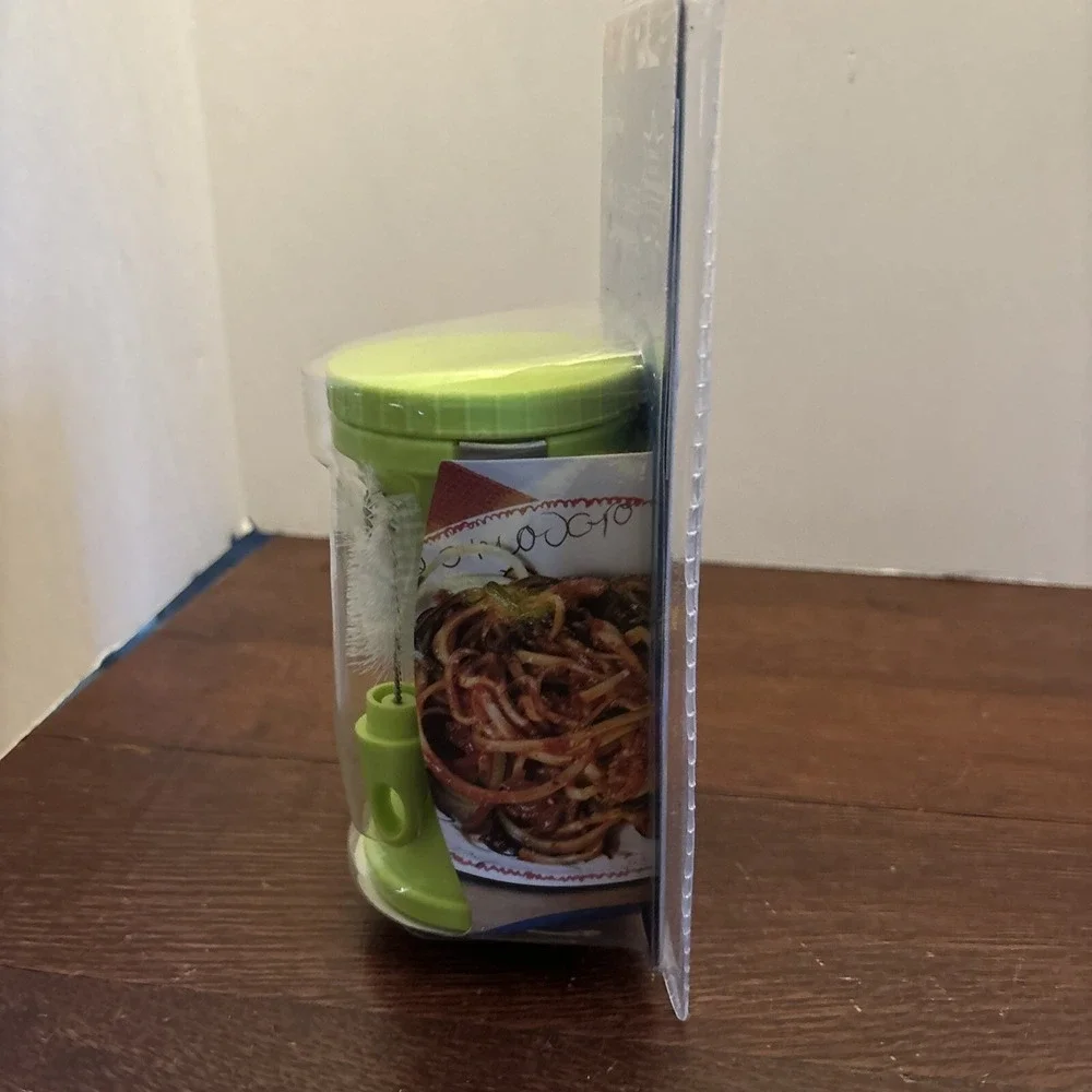 Crofton‎ Spiral Slicer Turn Veggies into Noodles New